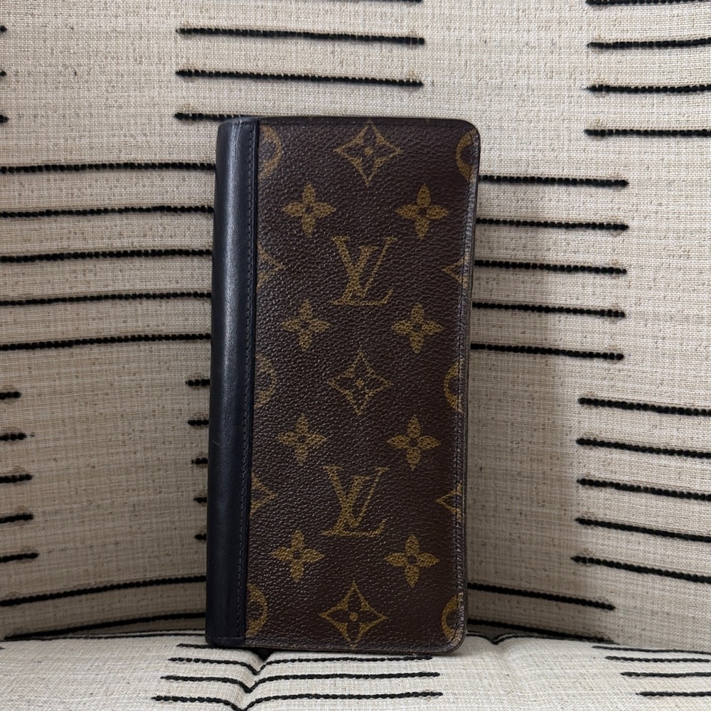 Louis Vuitton maccasar brazza wallet